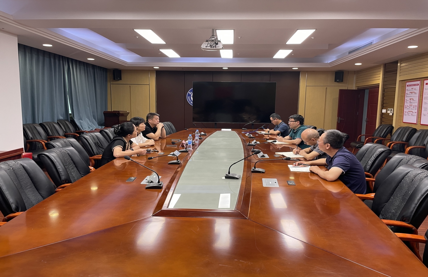 南昌大学第二附属医院来我中心调研